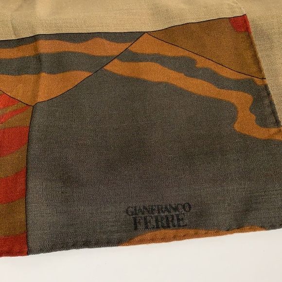 Gianfranco Ferre vintage scarf - Picture 2 of 5